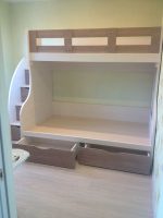 кровать-чердак с лестницей для детской комнаты на заказ ЛДСП