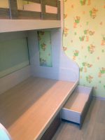 кровать-чердак с лестницей для детской комнаты на заказ ЛДСП