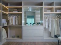 мебель для гардеробной комнаты на заказ МДФ эмаль